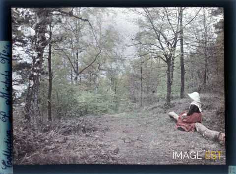Femme en forêt (Malzéville)