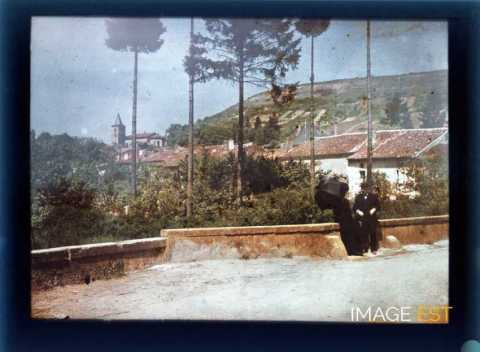Deux personnes sur un pont (Meurthe-et-Moselle)
