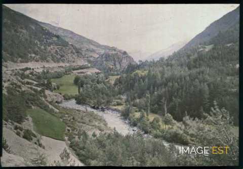 Paysage montagneux (Château-Ville-Vieille)