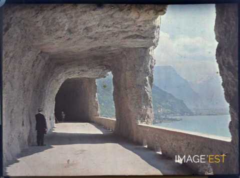 La route Axenstrasse (Flüelen)