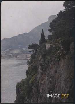 Paysage rocheux et maritime (Monaco)
