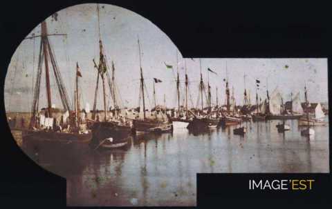 Bateaux dans un port (Bretagne)