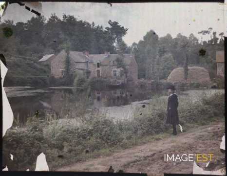 Jeune fille au bord de l'eau (Bretagne)
