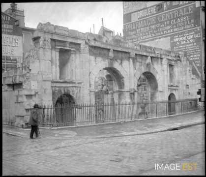 Porte d'Auguste (Nîmes)