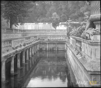 Bains romains (Nîmes)