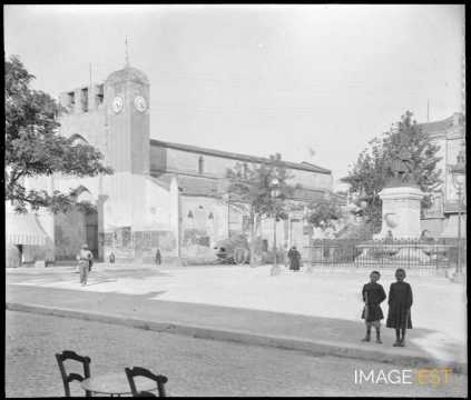 Place Saint-Louis (Aigues-Mortes)