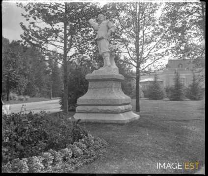Statue de D'Artagnan (Pau)