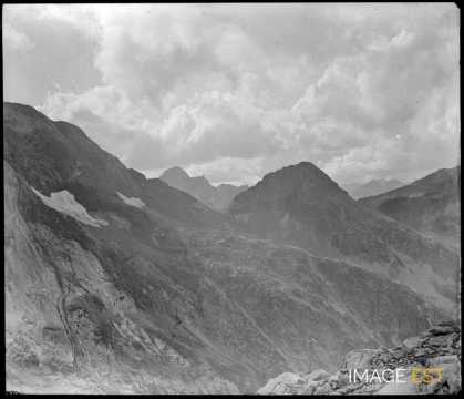 Vue sur les sommets de Gavarnie (Gavarnie-Gèdre)