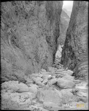 Gouffre et rue d'Enfer (Bagnères-de-Luchon)