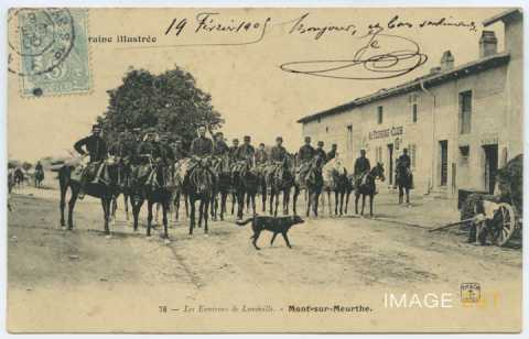 Groupe de cavaliers (Mont-sur-Meurthe)