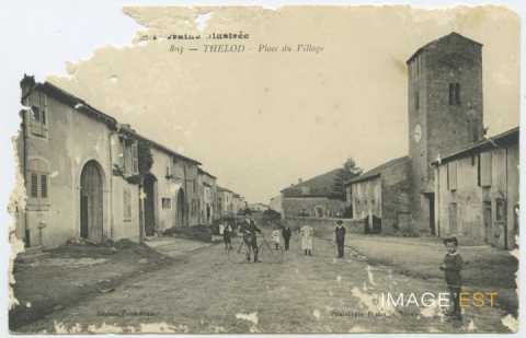 Place du village (Thélod)