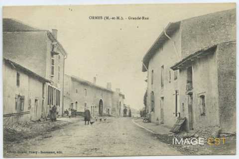Grande rue (Ormes-et-Ville)