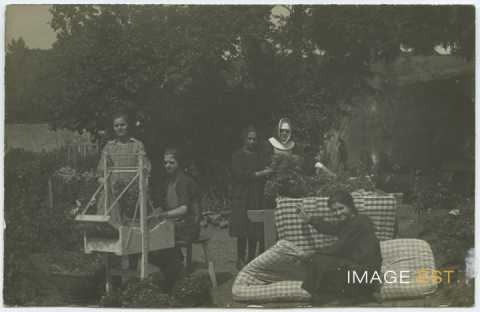 Jeunes filles (Haroué)