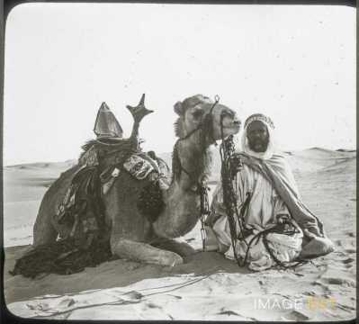Méhari et son conducteur (Touggourt)