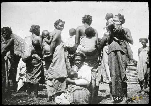 Groupe de femmes (Tananarive)