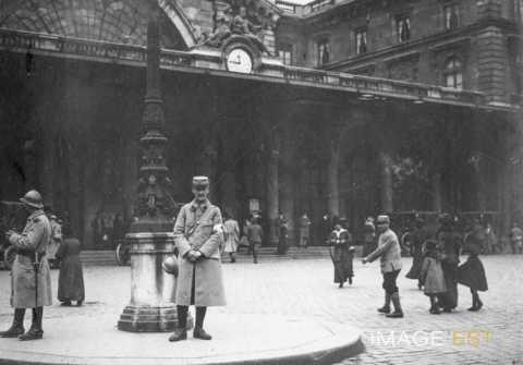 À la gare de l'Est (Paris)