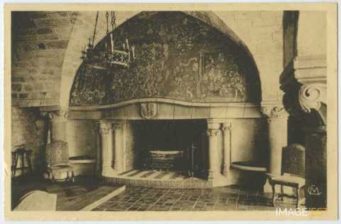 Cheminée de la salle des Gardes (Hattonchâtel)