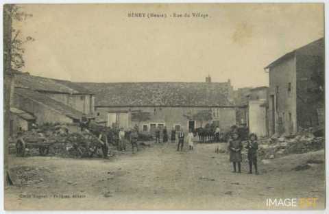 Groupe de civils et de soldats (Beney)