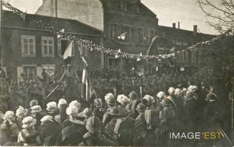 Défilé rue de Metz (Faulquemont)