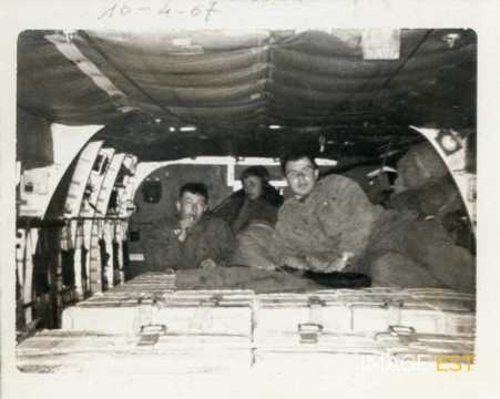 Dans la carlingue de l'avion (Sondre Stromfjord)