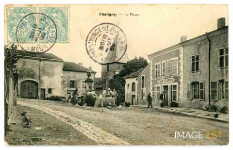 Place et fontaine (Chaligny)