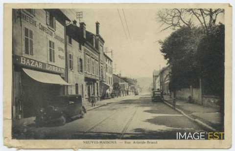 Rue Aristide Briand (Neuves-Maisons)