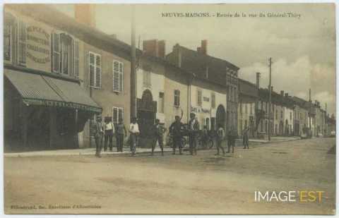 Rue du général Thiry (Neuves-Maisons)