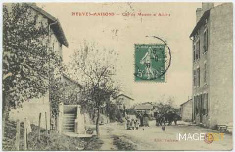 Groupe de personnes (Neuves-Maisons)