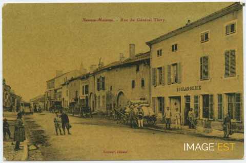 Rue du général Thiry (Neuves-Maisons)