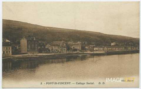 Logements ouvriers (Pont-Saint-Vincent)