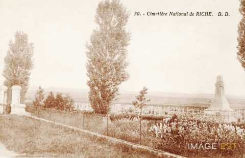 Cimetière militaire (Riche)