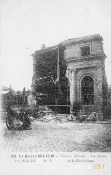 Bibliothèque en ruines (Verdun)