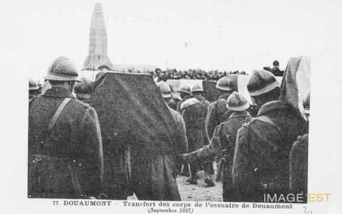 Transfert des corps (Douaumont)