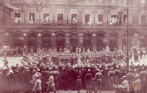 Défilé  des troupes françaises (Metz)