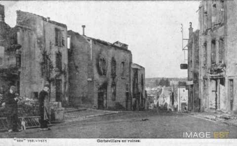 Rue en ruines (Gerbéviller)
