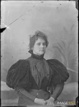 Portrait d'une femme (Mirecourt)