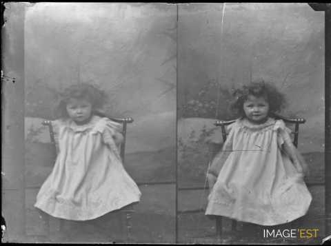 Portrait d'enfant (Mirecourt)