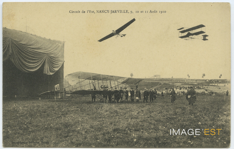 Militaires autour d'un biplan (Jarville-la-Malgrange)