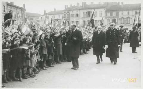 Visite en Lorraine de S. Exc. William C. Bullitt (Pont-à-Mousson)