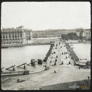 Pont du Palais d'hiver (Saint-Pétersbourg)