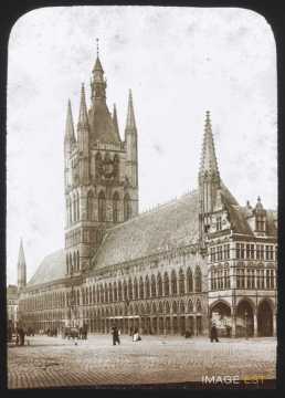 Halle aux draps (Ypres)