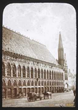 Halle aux draps (Ypres)