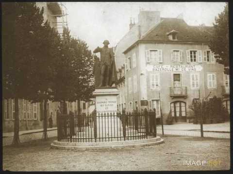 Monument à Gaspard Monge (Beaune)