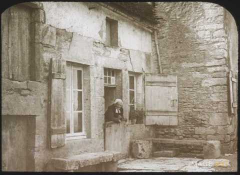 Villageoise (Mont-Saint-Jean)