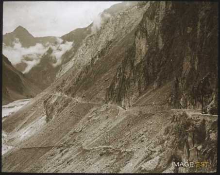 Route de montagne (Saint-Christophe-en-Oisans)