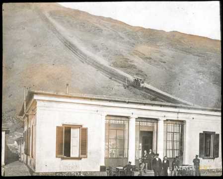 Gare de funiculaire (Naples)