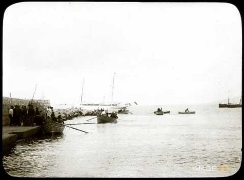 Arrivée de barques  (Capri)