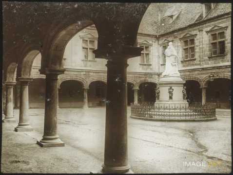 Palais Granvelle (Besançon)