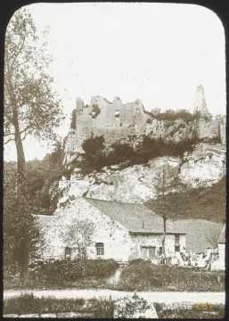 Château fort de Montaigle (Belgique)