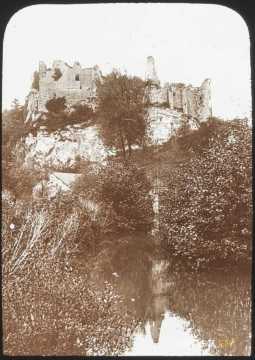 Château fort de Montaigle (Belgique)